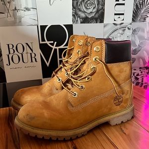 Women’s Timberlands Size 8